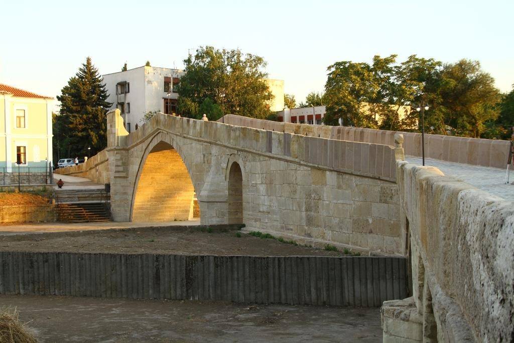  Гърбав мост, Харманли 